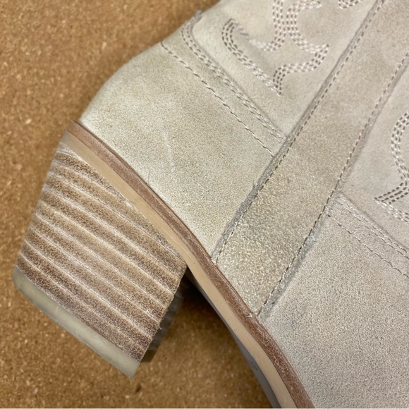 Dolce Vita Solow Western Booties Size 7.5 Beige Dune Suede - Picture 4 of 14